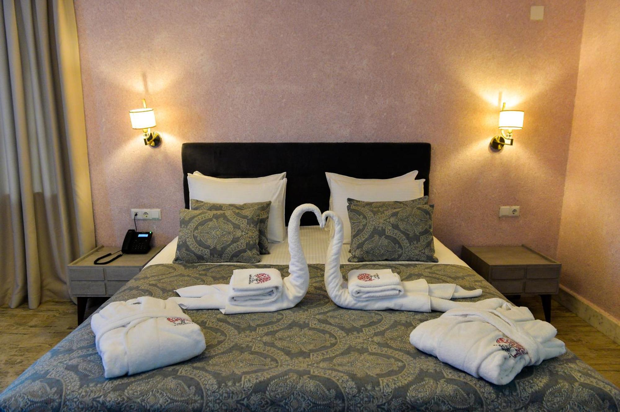 Hotel Magnolia In The City Centre Kutaisi Exterior photo