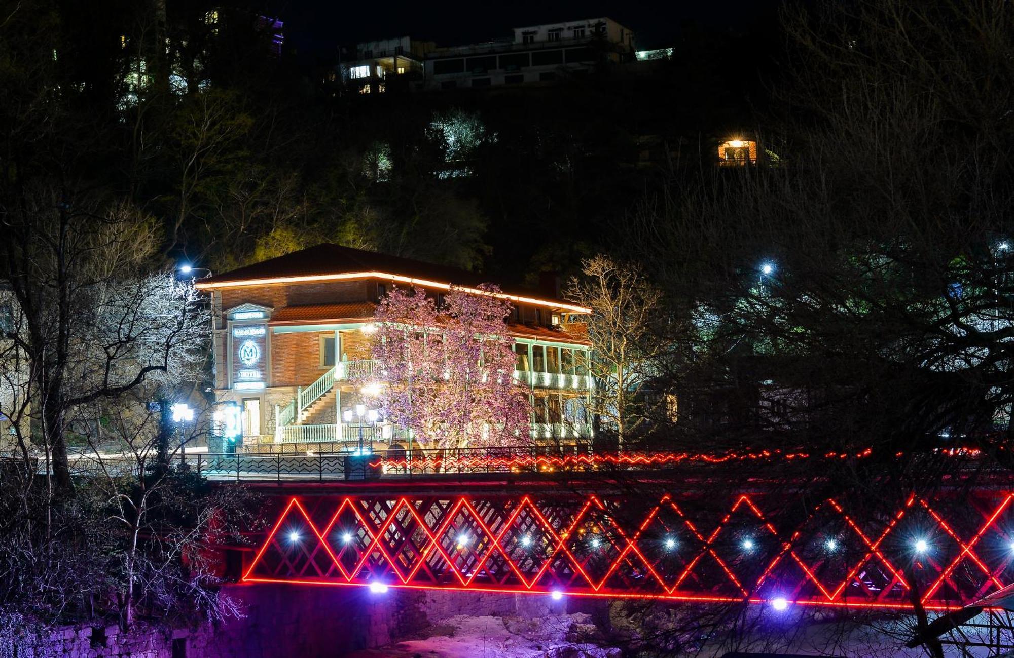 Hotel Magnolia In The City Centre Kutaisi Exterior photo